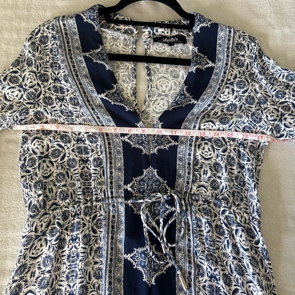 Lulus Ivory and Navy Blue Floral Print Romper Women's Size Medium Fair Condition - Picture 12 of 16